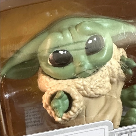 Mandalorian The Child Figure - Picture 6 of 9